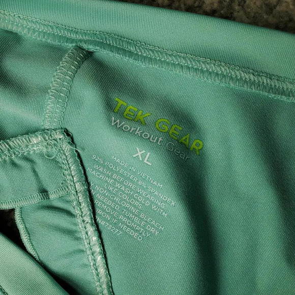 NWT Tek Gear Women's Ruffle Cutout Crop Tee Size XL Shy Green - Picture 11 of 15